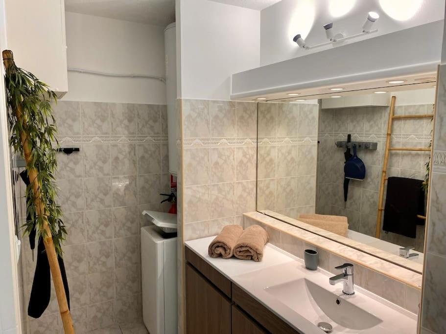 Port-Frejus, Le Paladien, Appartement 2 Pieces Climatise, Terrasse & Parking ภายนอก รูปภาพ