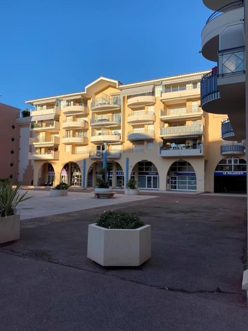 Port-Frejus, Le Paladien, Appartement 2 Pieces Climatise, Terrasse & Parking ภายนอก รูปภาพ