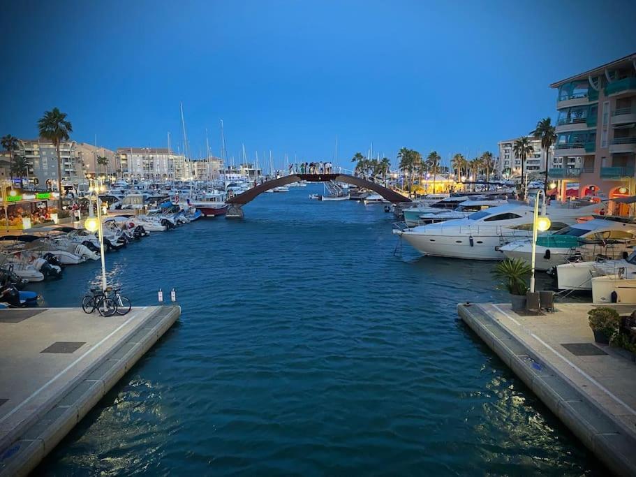 Port-Frejus, Le Paladien, Appartement 2 Pieces Climatise, Terrasse & Parking ภายนอก รูปภาพ